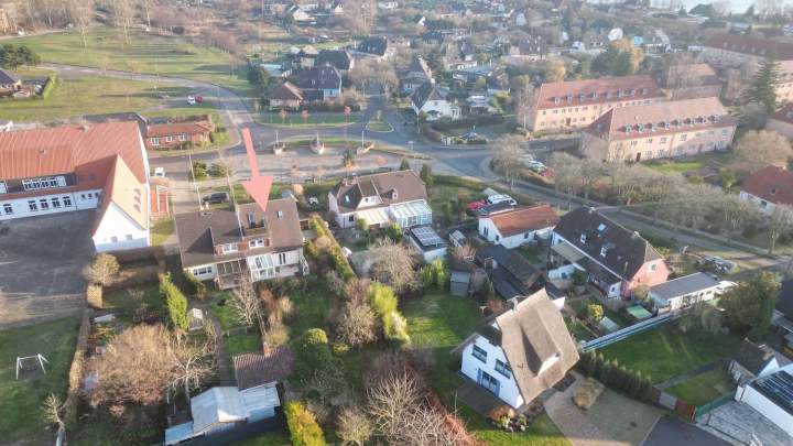 Doppelhaushälfte mit großem Grundstück – flexibel nutzbar in zentraler Ortslage im Norden Rügens