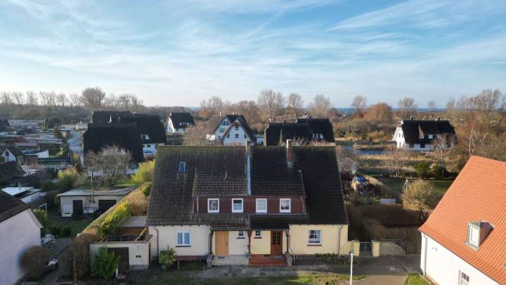 Doppelhaushälfte mit großem Grundstück – flexibel nutzbar in zentraler Ortslage im Norden Rügens