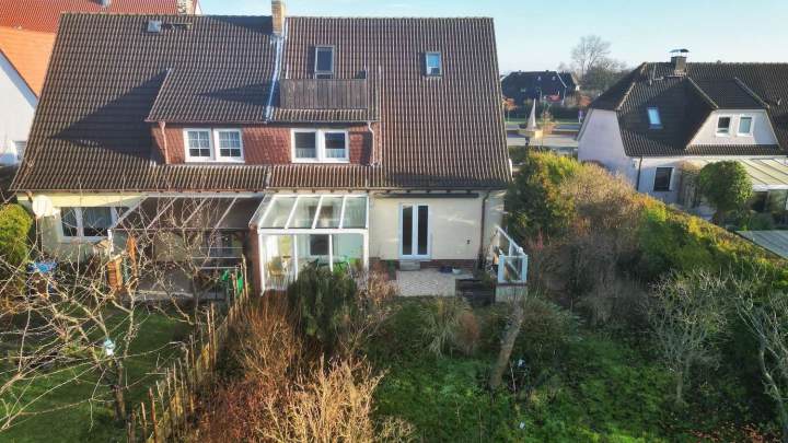 Doppelhaushälfte mit großem Grundstück – flexibel nutzbar in zentraler Ortslage im Norden Rügens