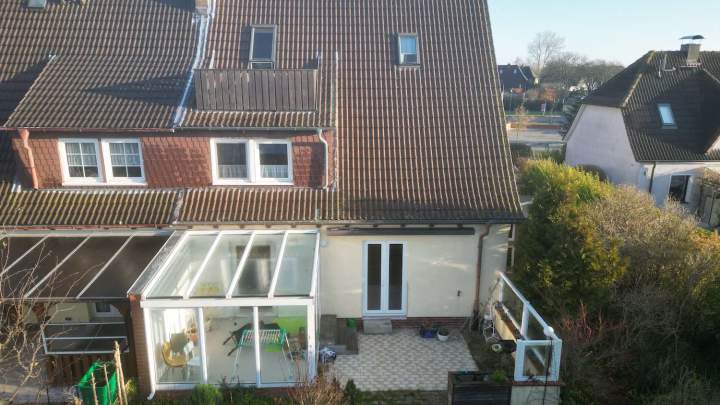 Doppelhaushälfte mit großem Grundstück – flexibel nutzbar in zentraler Ortslage im Norden Rügens