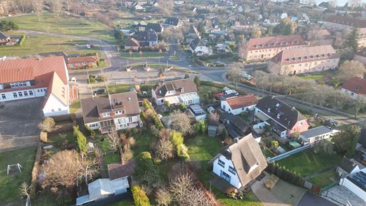 Doppelhaushälfte mit großem Grundstück – flexibel nutzbar in zentraler Ortslage im Norden Rügens